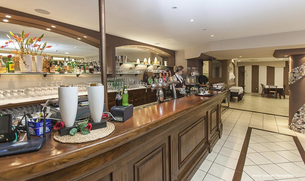 Hotel Bussana Porto Tolle Kültér fotó