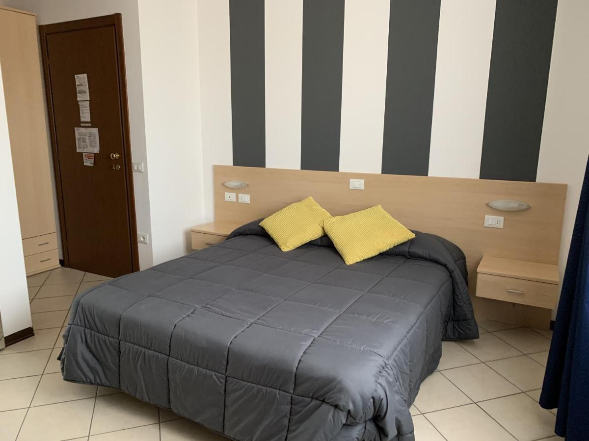Hotel Bussana Porto Tolle Kültér fotó