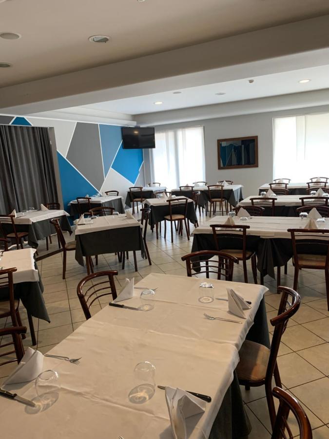Hotel Bussana Porto Tolle Kültér fotó