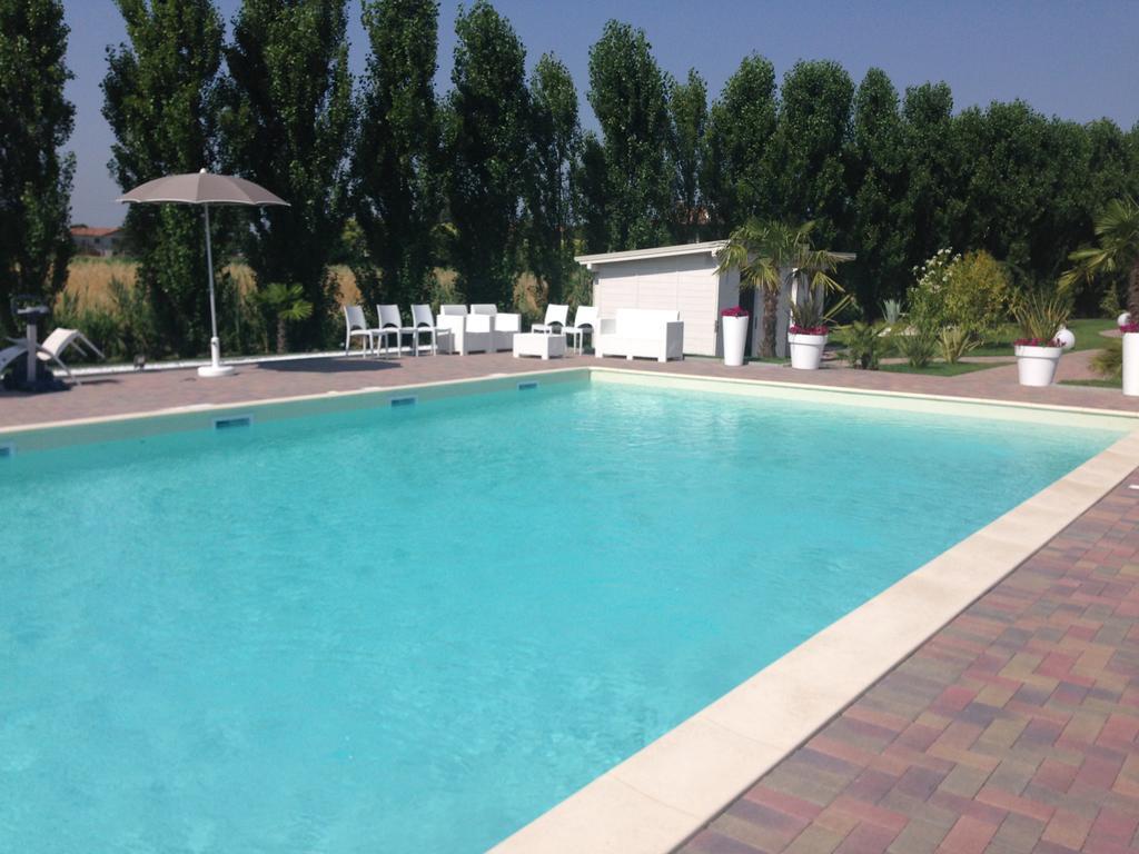 Hotel Bussana Porto Tolle Kültér fotó