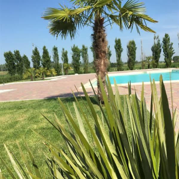 Hotel Bussana Porto Tolle Kültér fotó